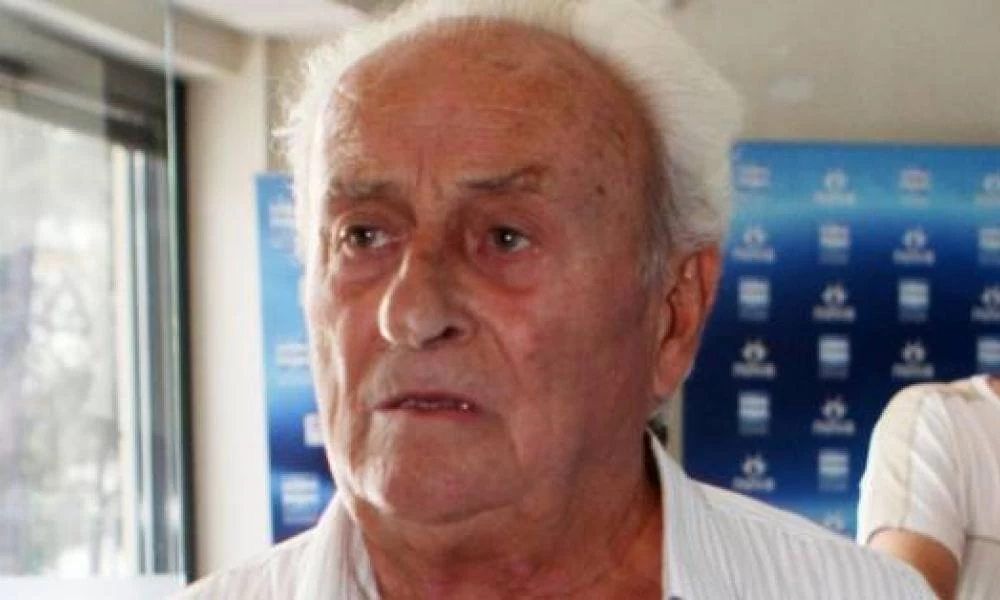 Συγκίνηση: Πέθανε ο αγαπημένος Χρήστος Ρέμος